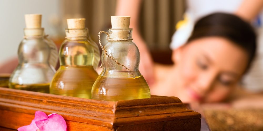 A Comprehensive Guide to Understanding Different Types of Body Oils for Skin Moisturizing and Nourishment